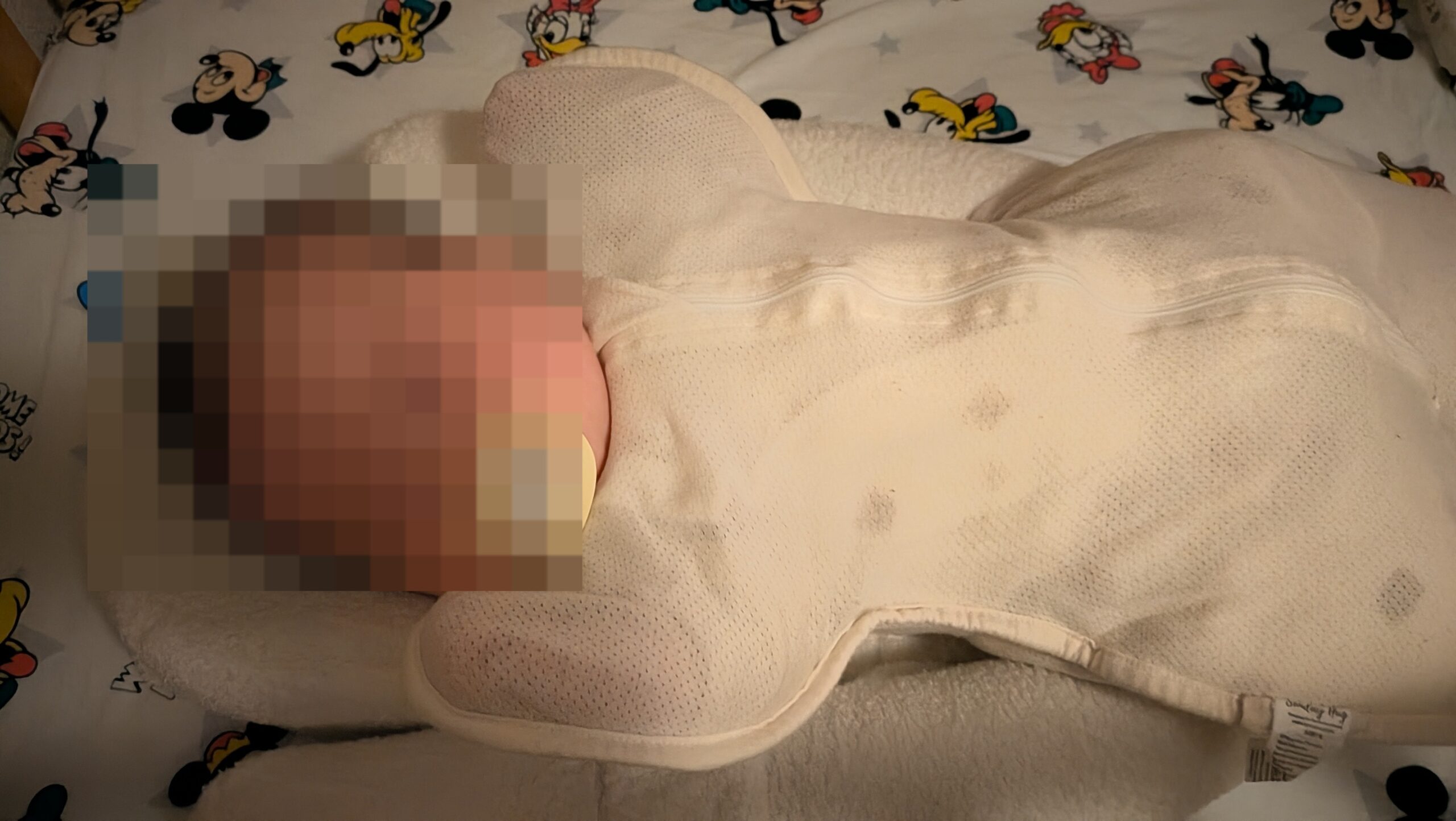 Nidoo Bioで静かに眠る夜の赤ちゃん