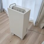 リビングに常設しているcadoの除湿機DH-C7200(キャスター付き)